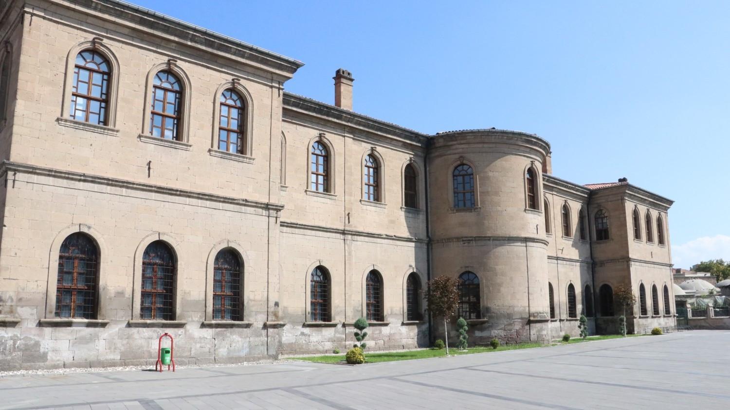 Kayseri’s 133-year-old school keeps its educational legacy alive