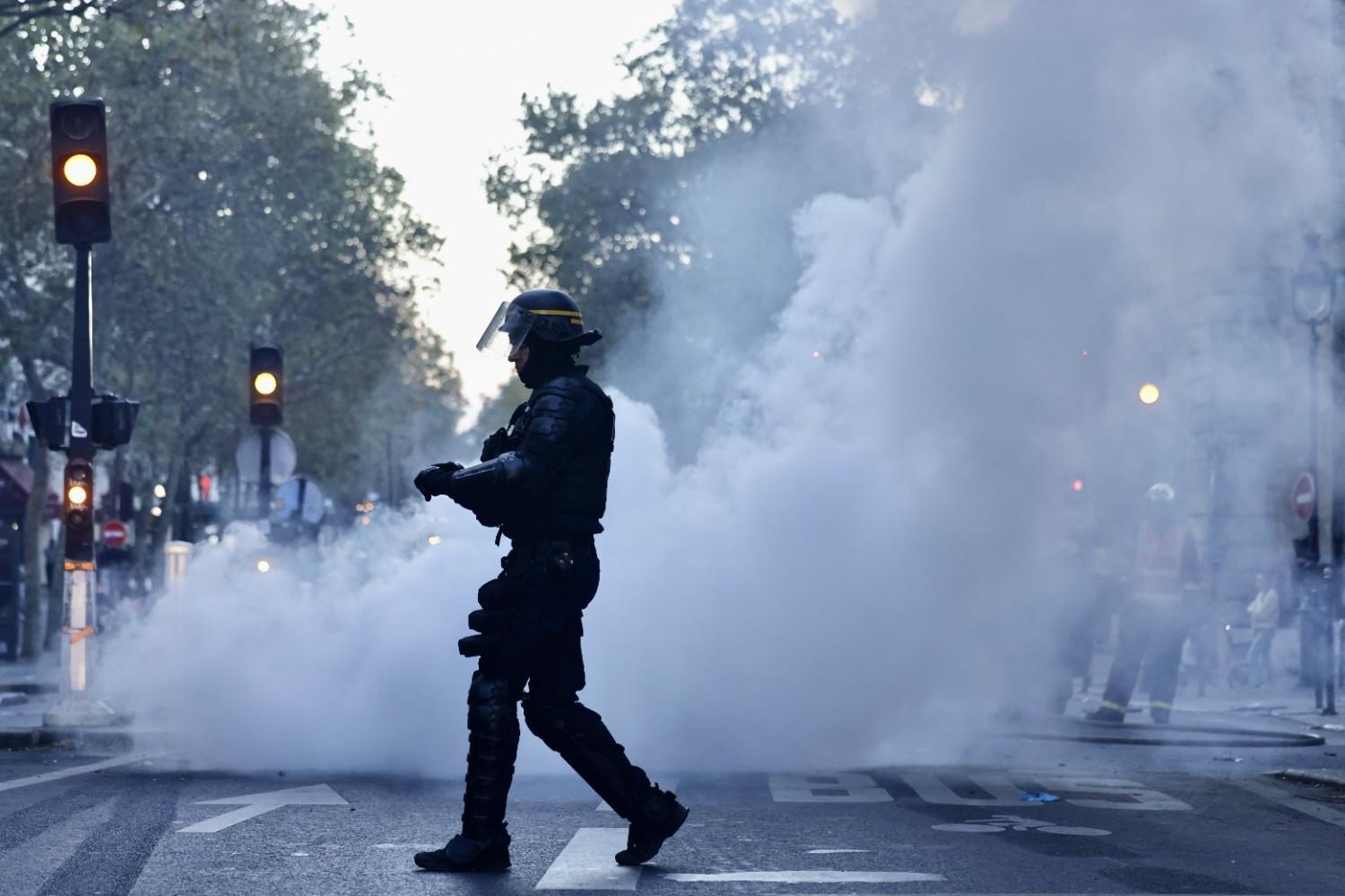 France to deploy more police for new protests