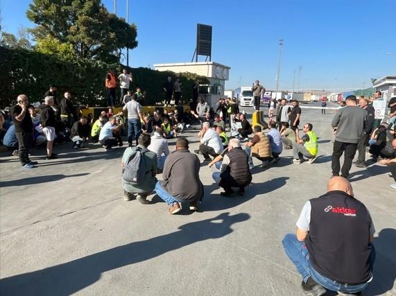 Truckers protest visa delays at Türkiye-Bulgaria border