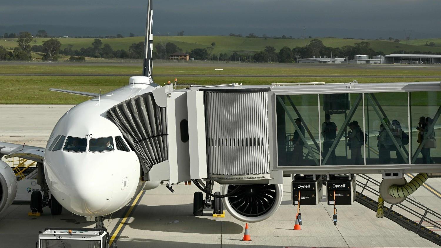 First international flight takes off from new Sydney airport