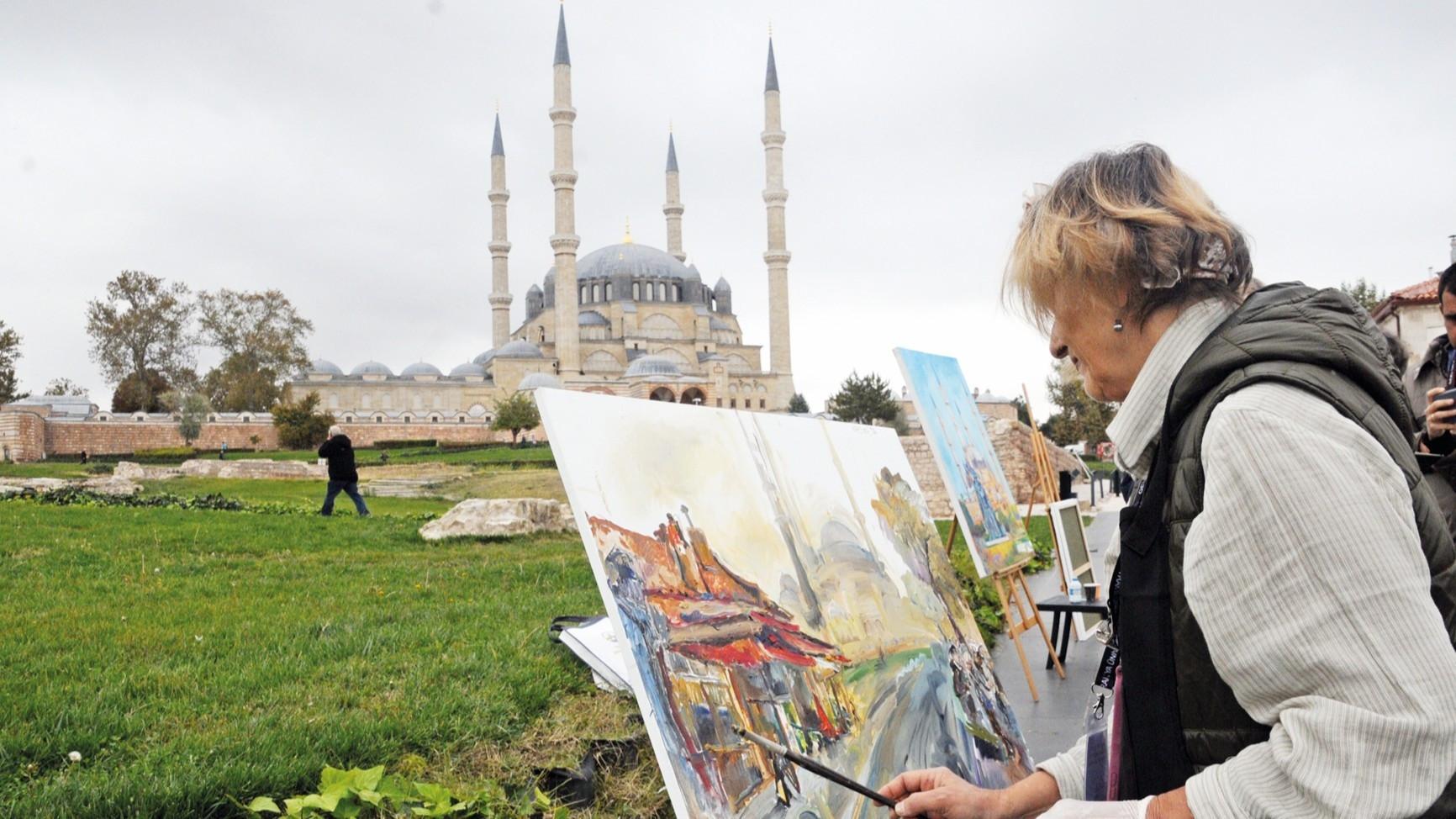 24 artists from Balkans paint historic Selimiye Mosque in Edirne