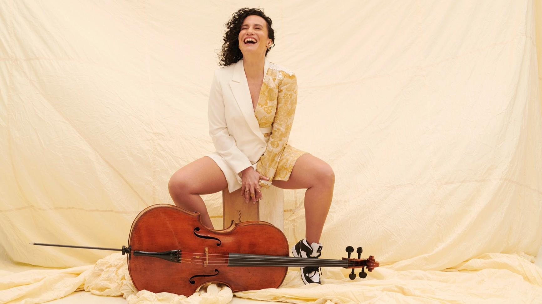Cellist and singer Nesrine to perform in Izmir for first time