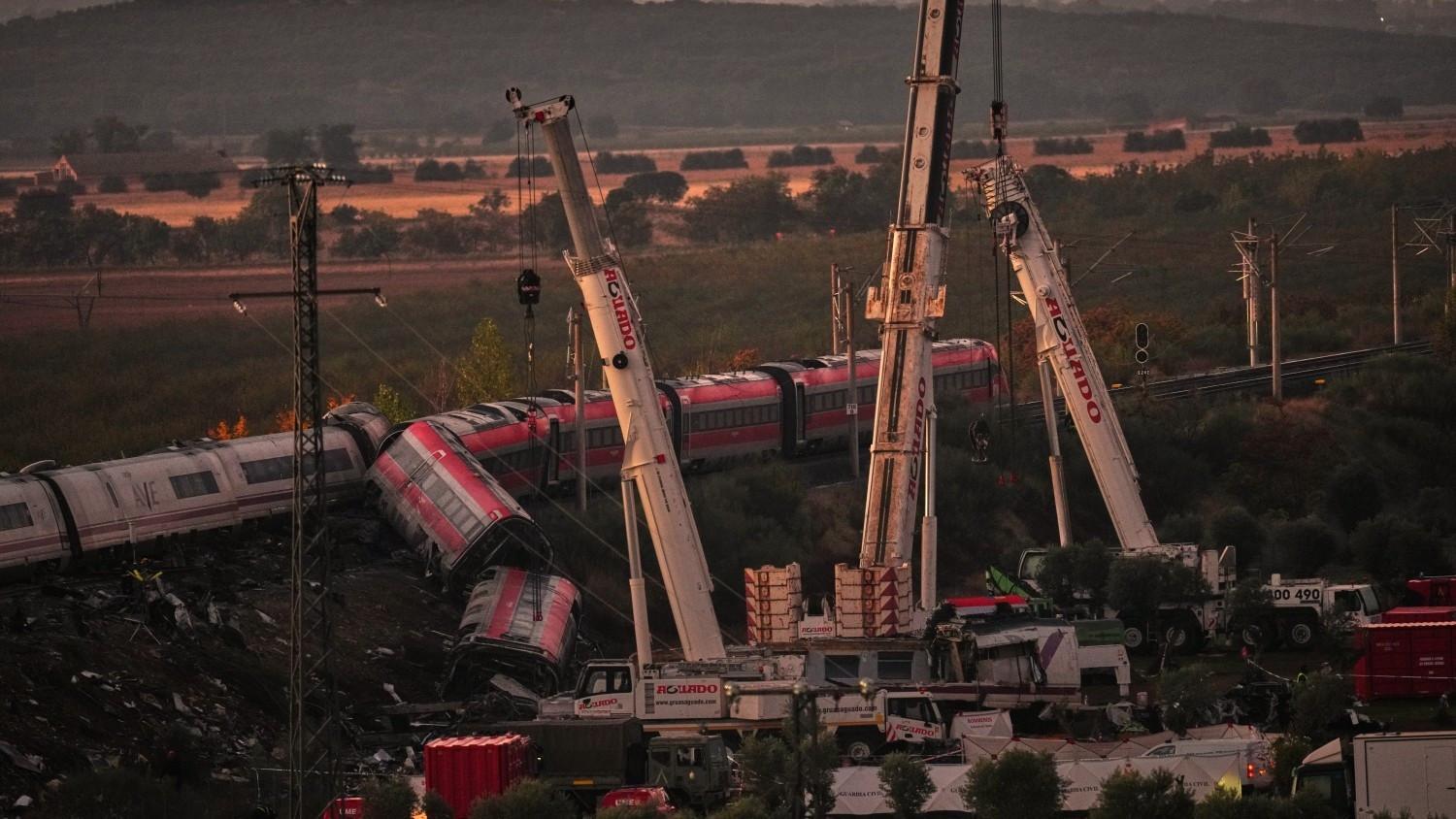 Spanish PM pledges to establish cause of deadly train crash