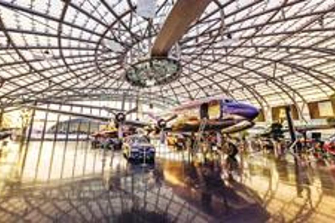 Salzburg’da bir uçak müzesi Hangar-7
