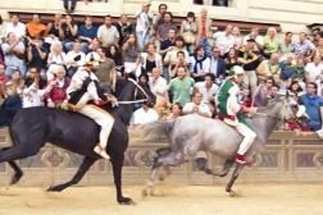 Ortaçağ atmosferini yaşamak isterseniz bu pazar Siena’da olun