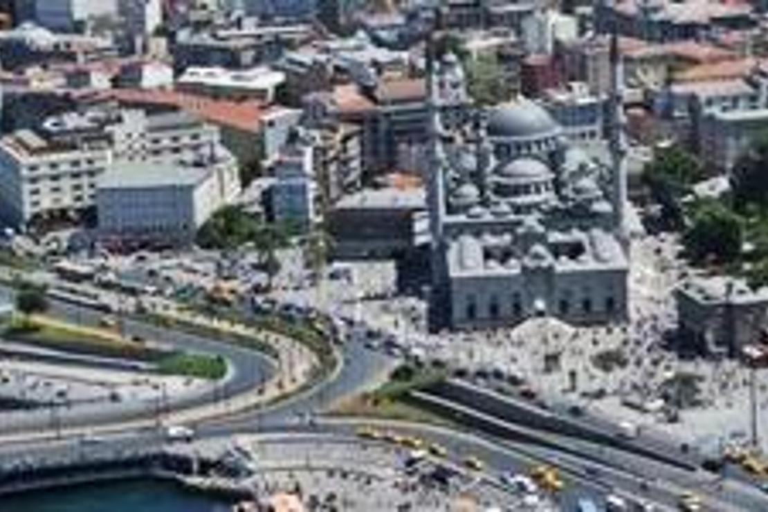 James Bond, İstanbul'u trafiğe kapatıyor