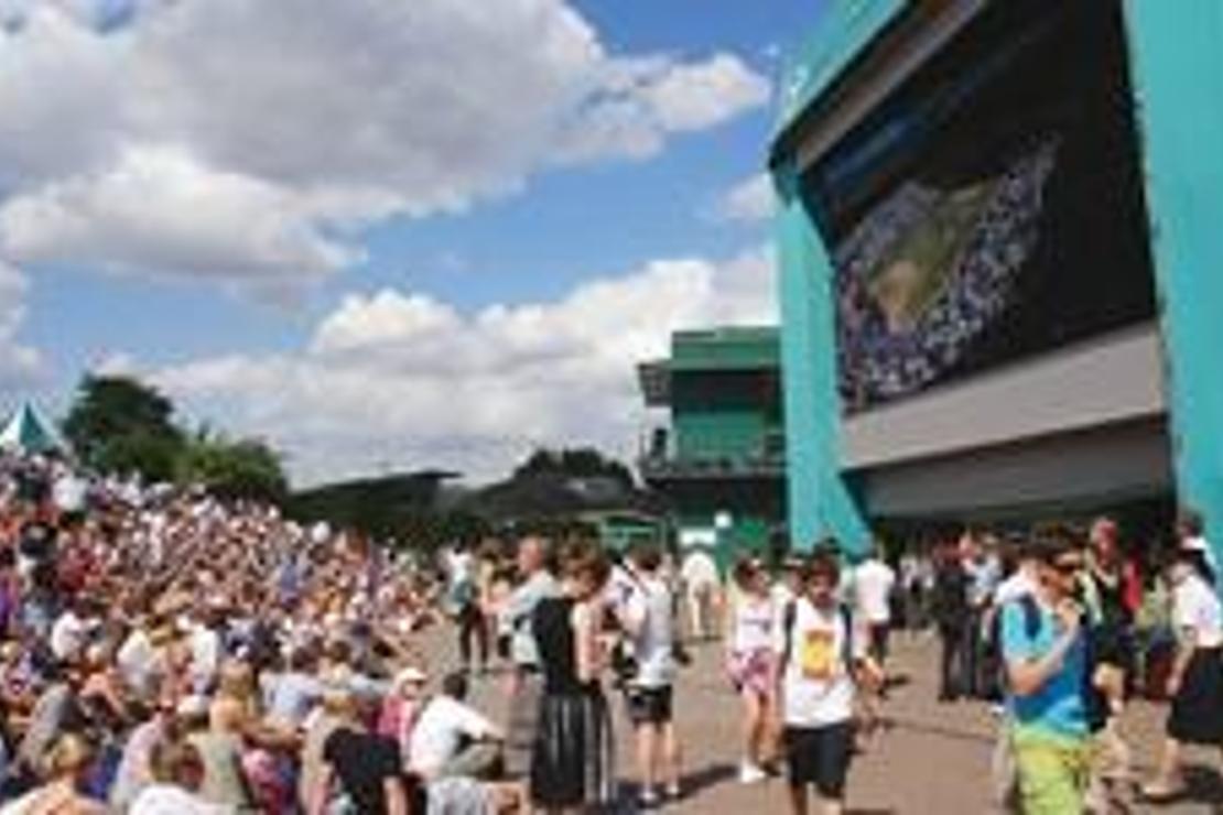 Turnuva zamanı Wimbledon karnaval coşkusunu yaşar