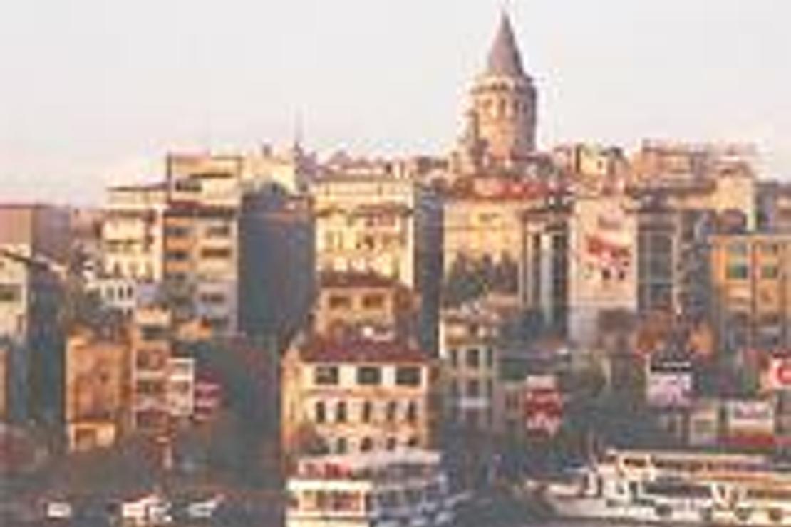 İş hayatının koşturmacasından gezmeye fırsat bulamadığımız semt Karaköy