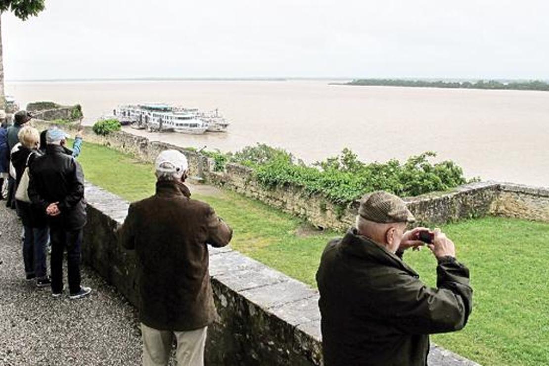 Garonne’dan Dordogne’ya şatolar, bağlar arasında