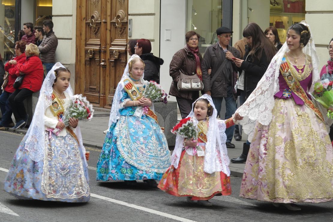 Yanan kuklaların peşinde İspanyol festivali