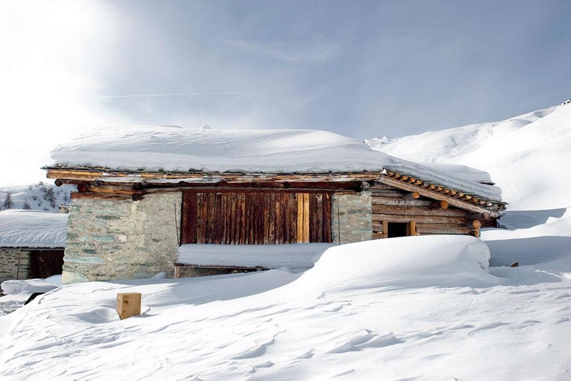İsviçre dağlarında bir kulübe: Kaçınılmaz bir huzur