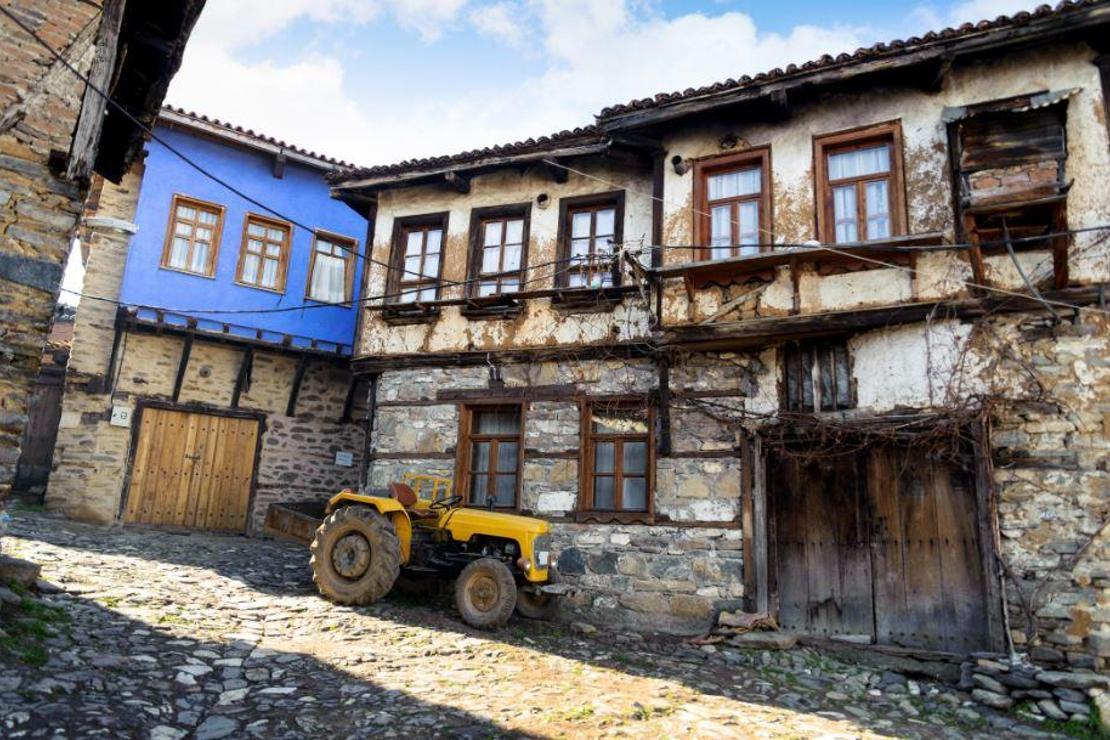 Buram buram tarih kokan Osmanlı köyü: Cumalıkızık
