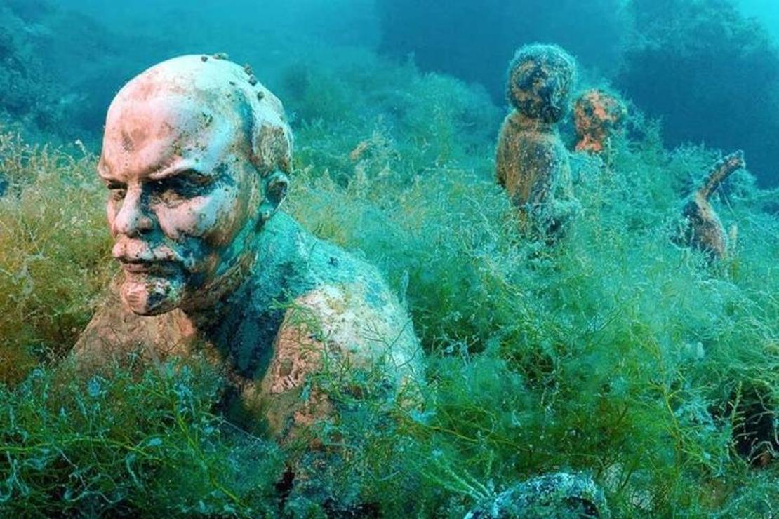 Karadeniz'in dibindeki Sovyet heykellerinin sırrı