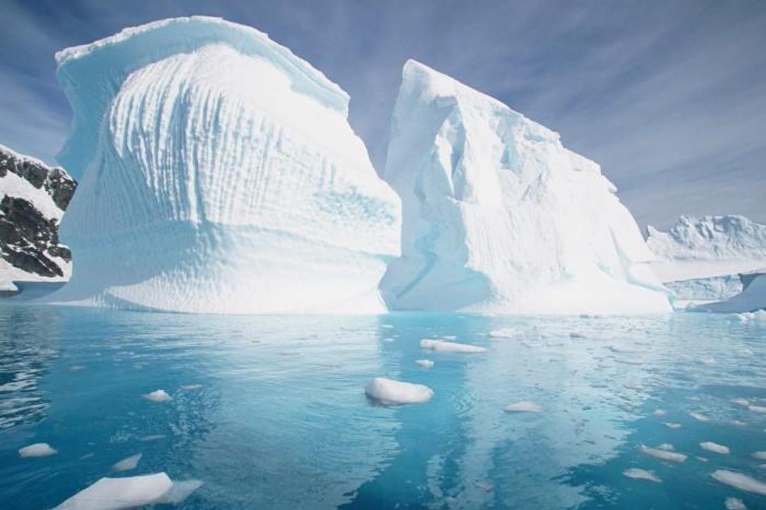 Antarktika'da en büyük buzul kütlesi kopmak üzere
