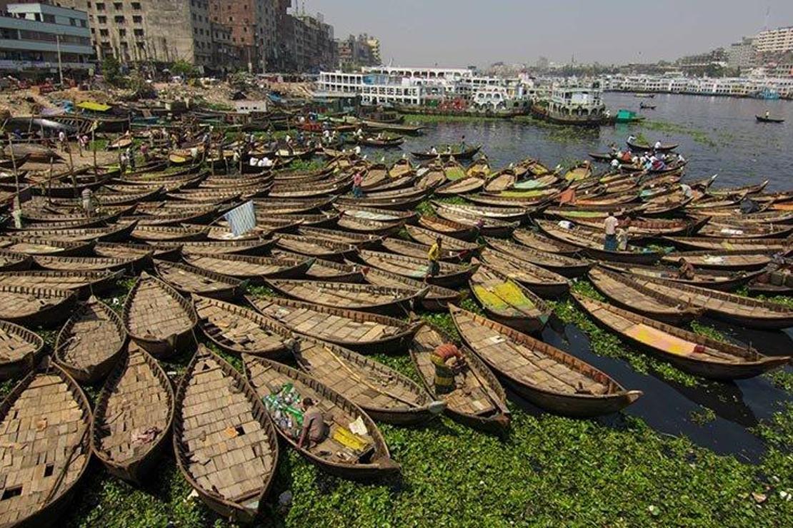 Bangladeş’te ulaşıma sandallı çözüm