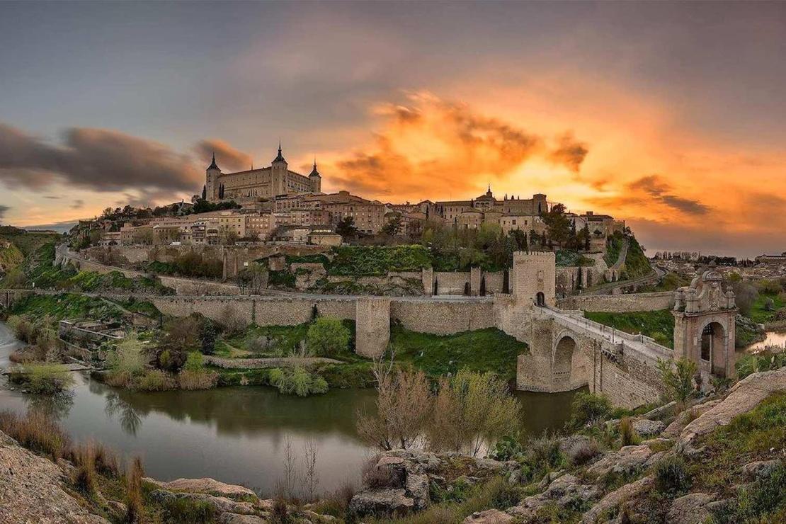 İspanya'nın görkemli yapılarıyla büyüleyen kenti: Toledo