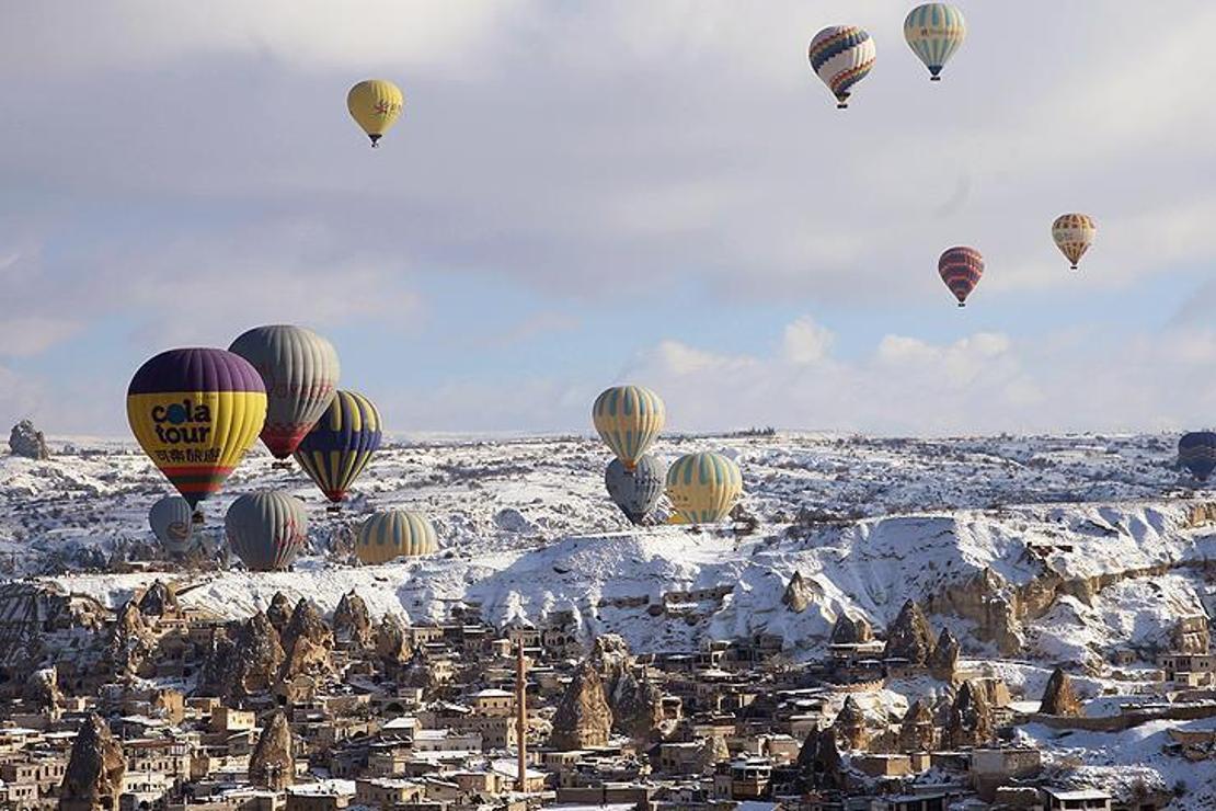 Kapadokya'da balon turlarına yoğun ilgi