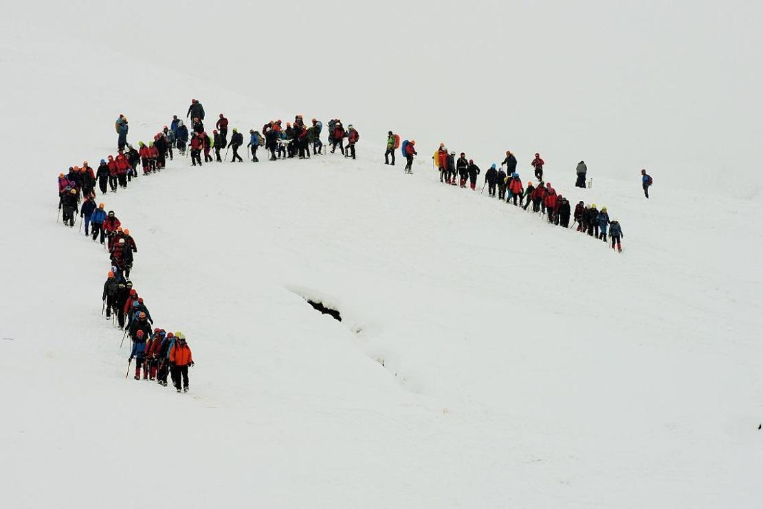 Muş'ta zorlu kış şartlarında dağcılık eğitimi