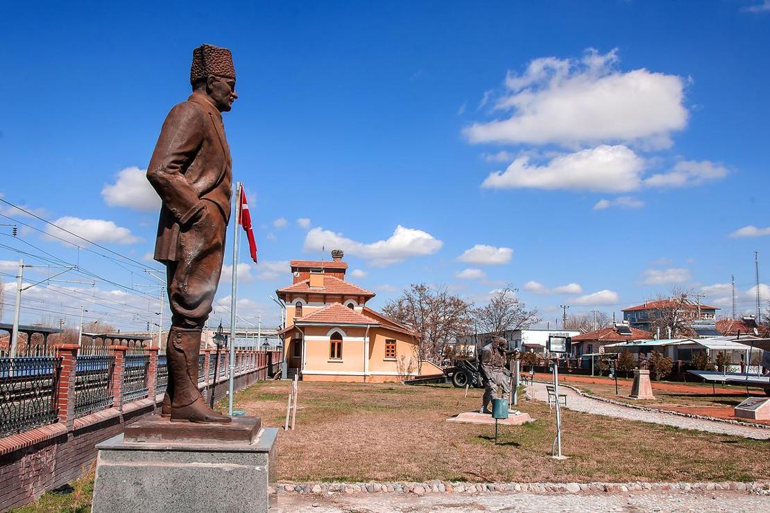 Savaş zamanından günümüze gelen Malıköy Tren İstasyonu