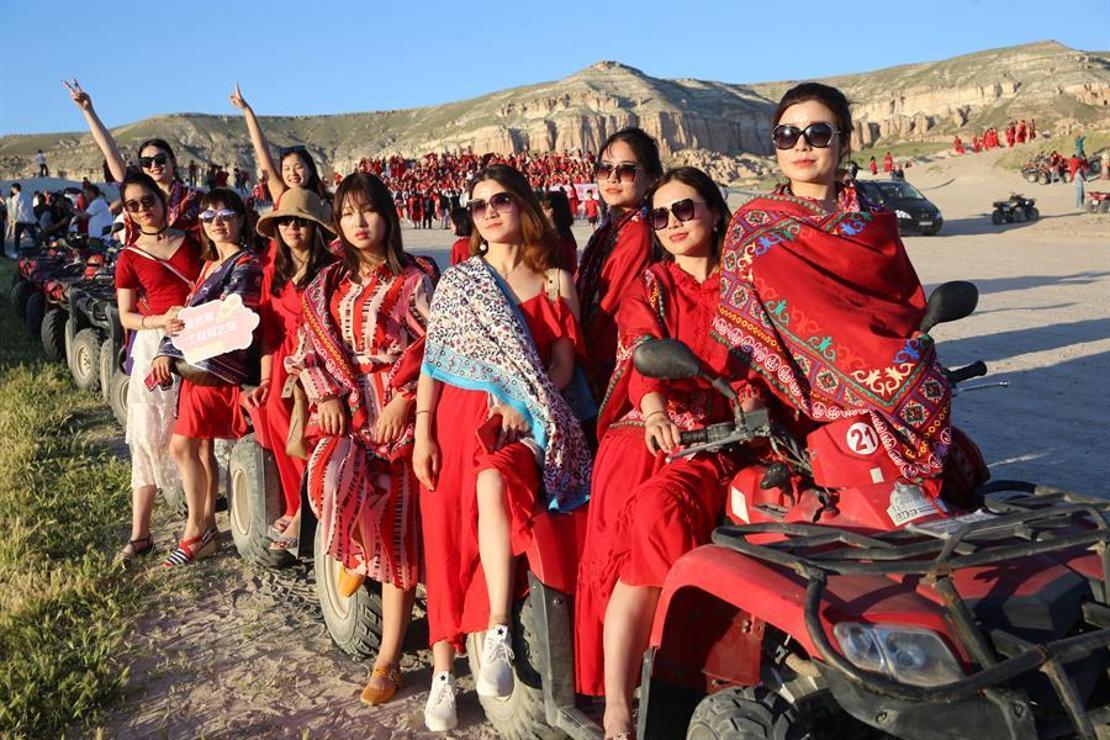 Türkiye tatiliyle ödüllendirilen Çinli kadınlar Kapadokya'da