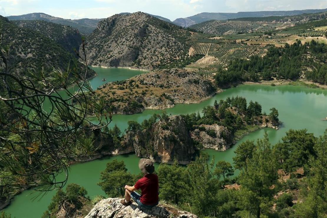 Üç ilin sınırındaki kanyon ziyaretçilerini büyülüyor