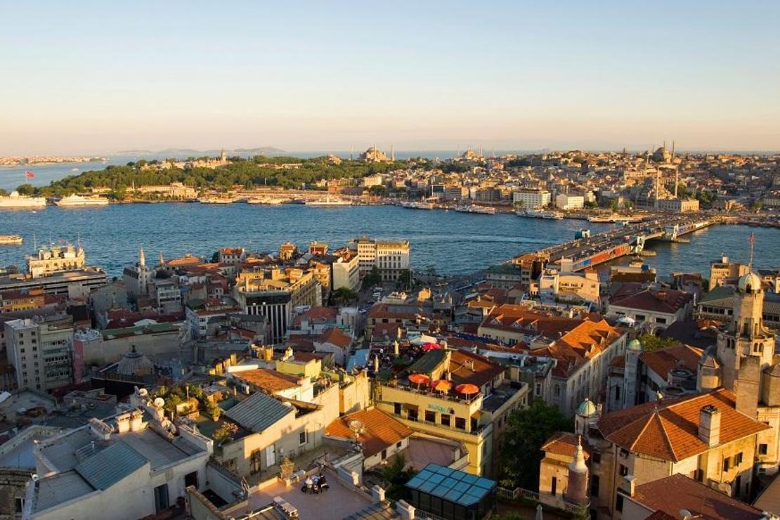 Batılı turistlerin İstanbul'a ilgisi artıyor