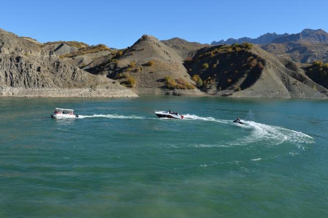 Tunceli'deki Uzunçayır Baraj Gölü su sporları merkezine dönüştü