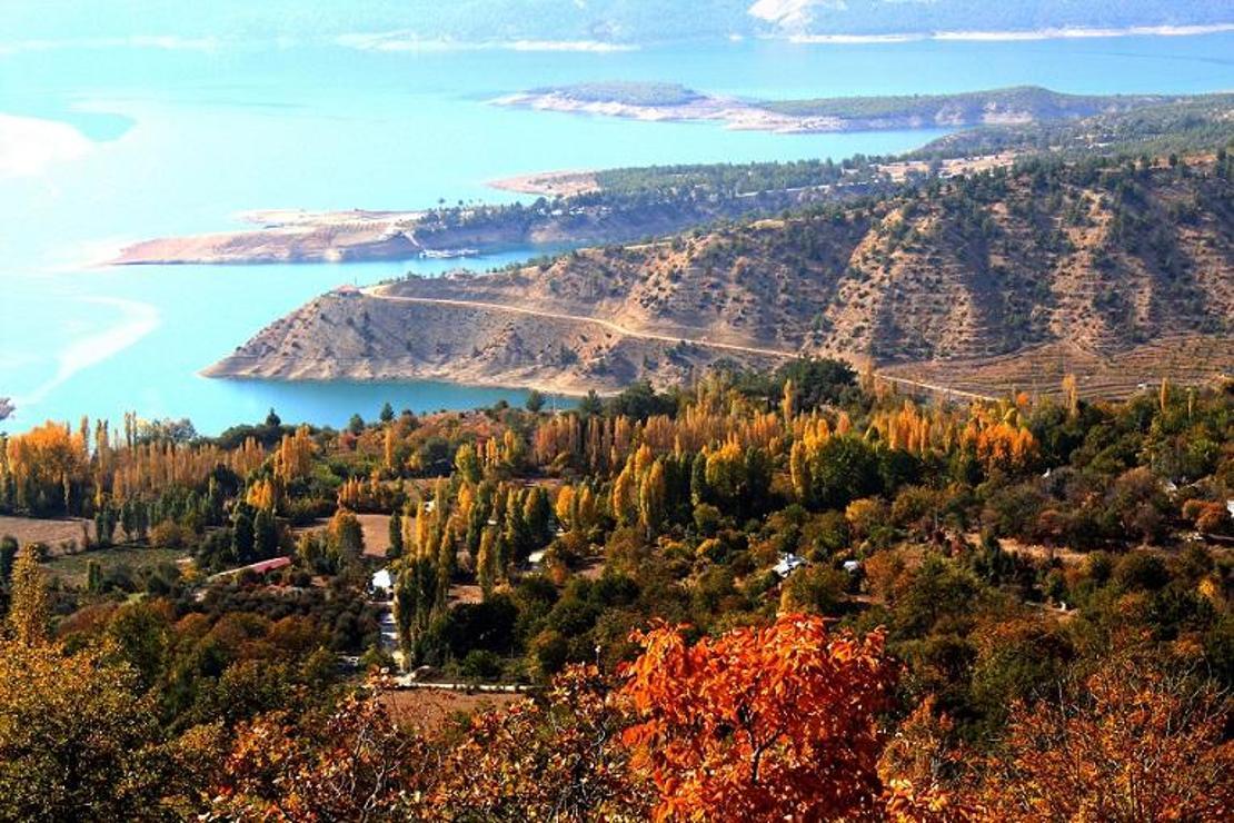 Taşeli Platosu'nda, sonbaharda renk cümbüşü