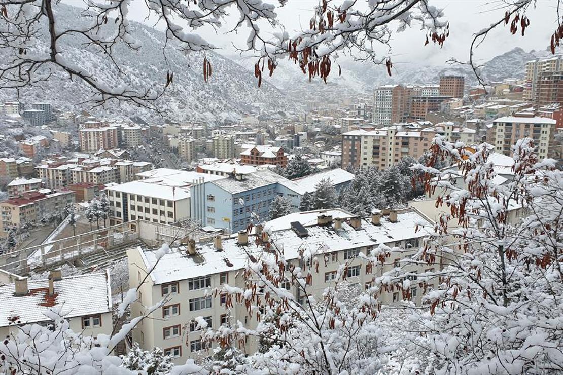 Gümüşhane beyaza büründü