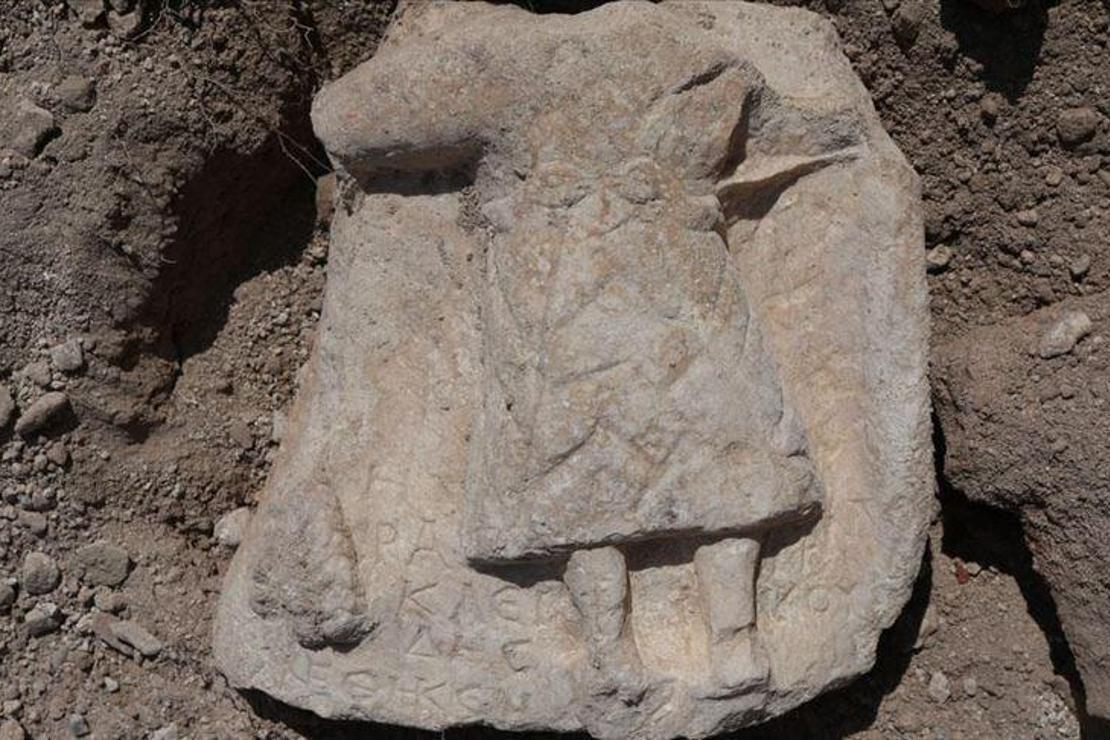 Hadrianaupolis'te 1800 yıllık 'adak levhası' bulundu