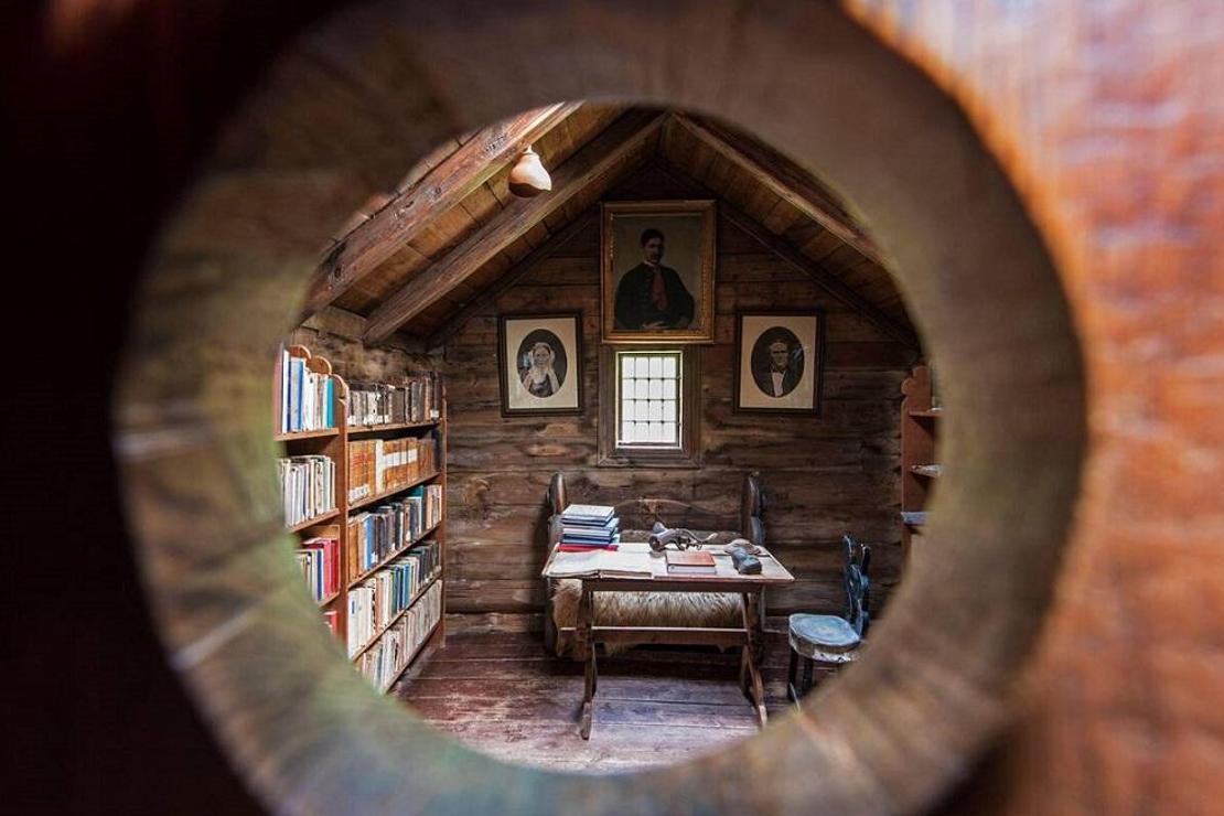 Bir Viking diyarında dünyanın en eski ahşap kitap odası