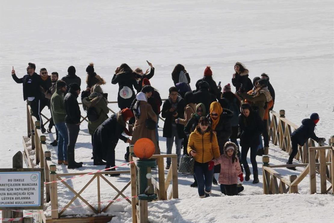 Gölcük ve Abant'a yarıyıl tatilinin son gününde yoğun ilgi