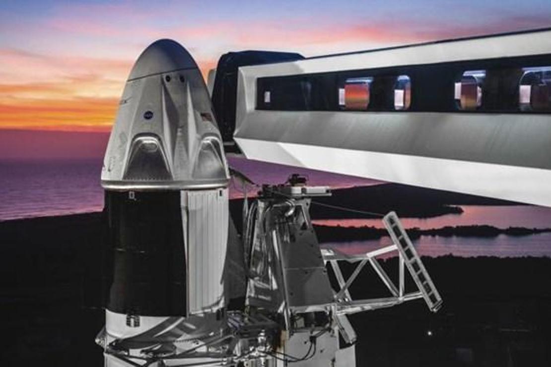 SpaceX'ten uzay turizmi adımı