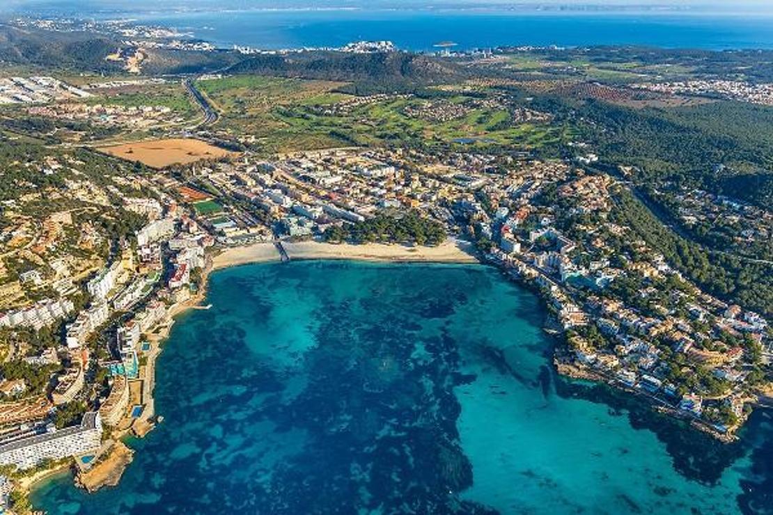 Mallorca'nın popüler tatil kasabası Santa Ponsa