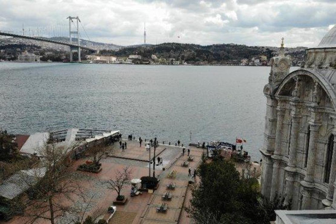 Boş kalan Ortaköy Meydanı havadan görüntülendi