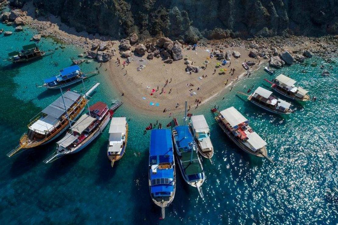 Antalya'da karada ve denizde tüm turistik turlar durduruldu