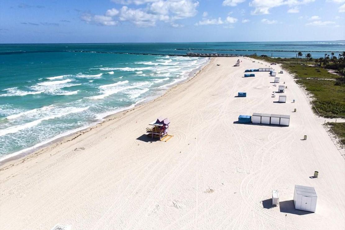 Miami'nin meşhur plajları koronavirüs nedeniyle kapatıldı