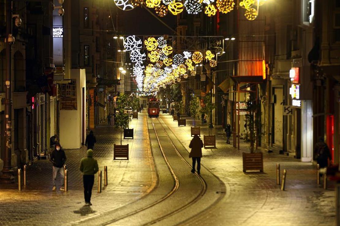 İstanbul'un tarihi ve turistik mekanları koronavirüs nedeniyle sakin