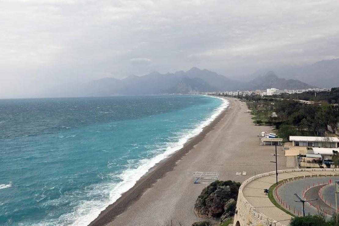 Turizm kenti sessizliğe büründü, sokaklar boşaldı