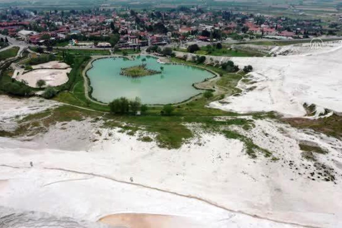 Kapadokya'nın ilkbahar manzarası büyülüyor