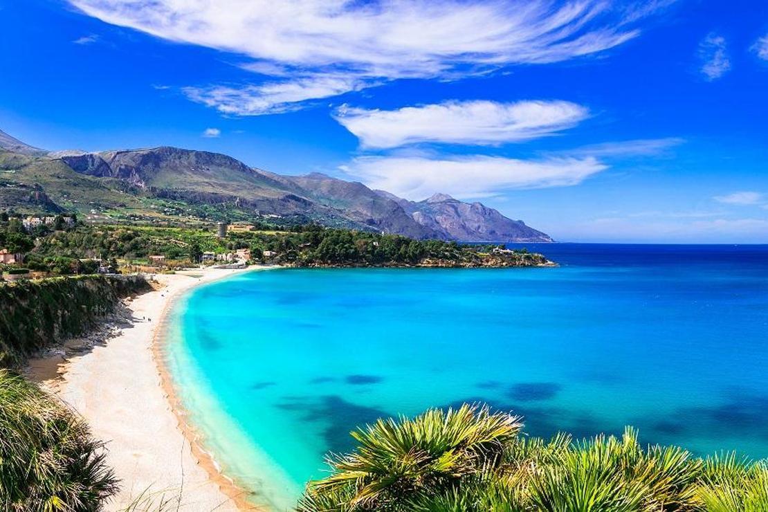 Akdeniz’in tatil cennetinden şaşırtan karar! Uçak ve otel harcamalarının yarısını karşılıyorlar… 