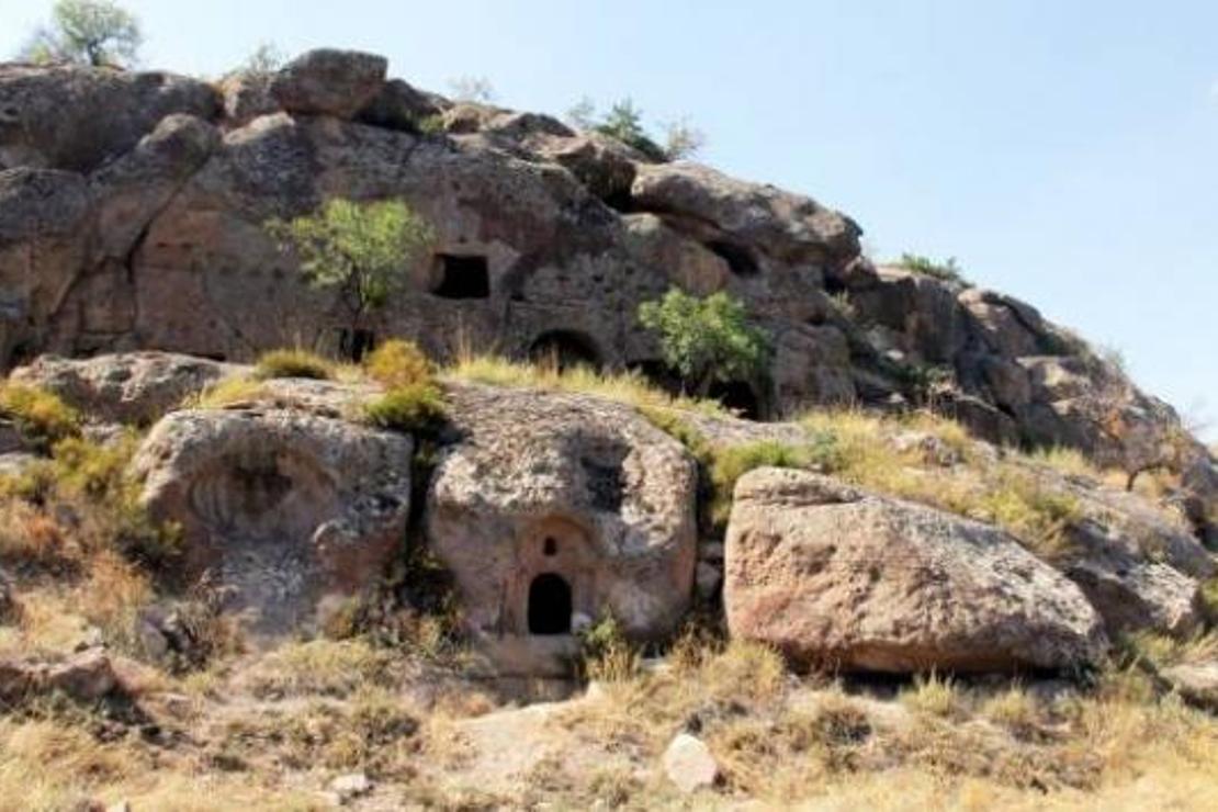Kayseri'de bulunan yer altı şehrinin 2 girişi daha keşfedildi