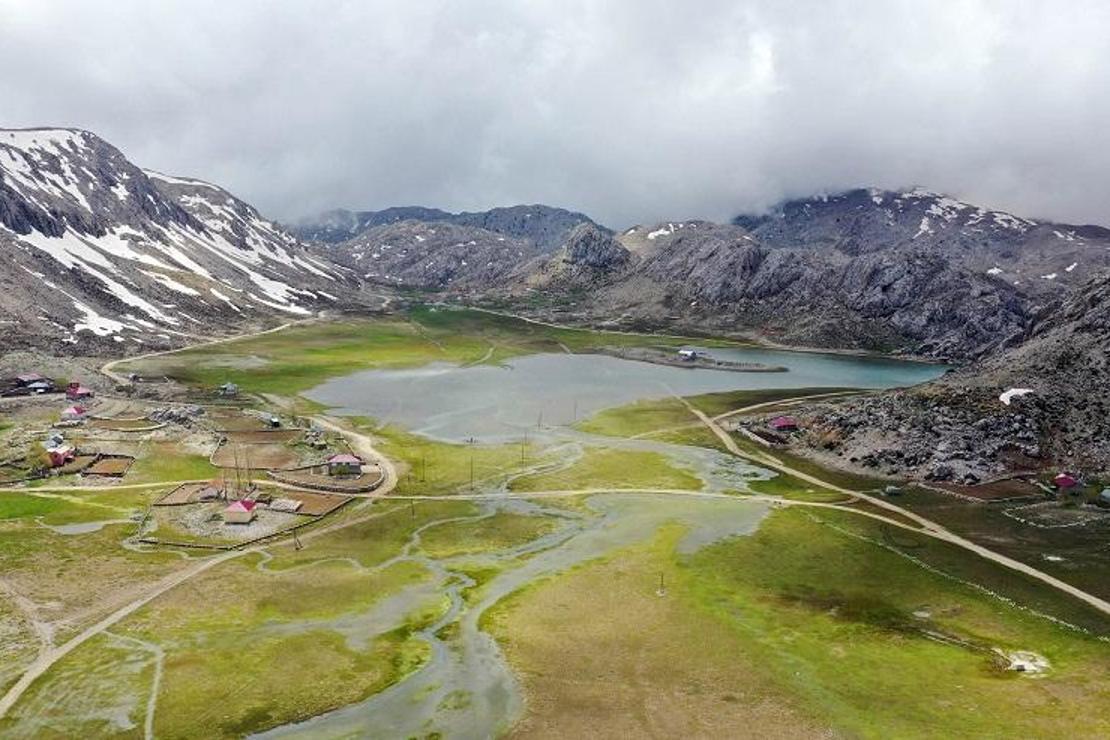 Doğa harikası Günnercik Yaylası ve gölü hayran bırakıyor