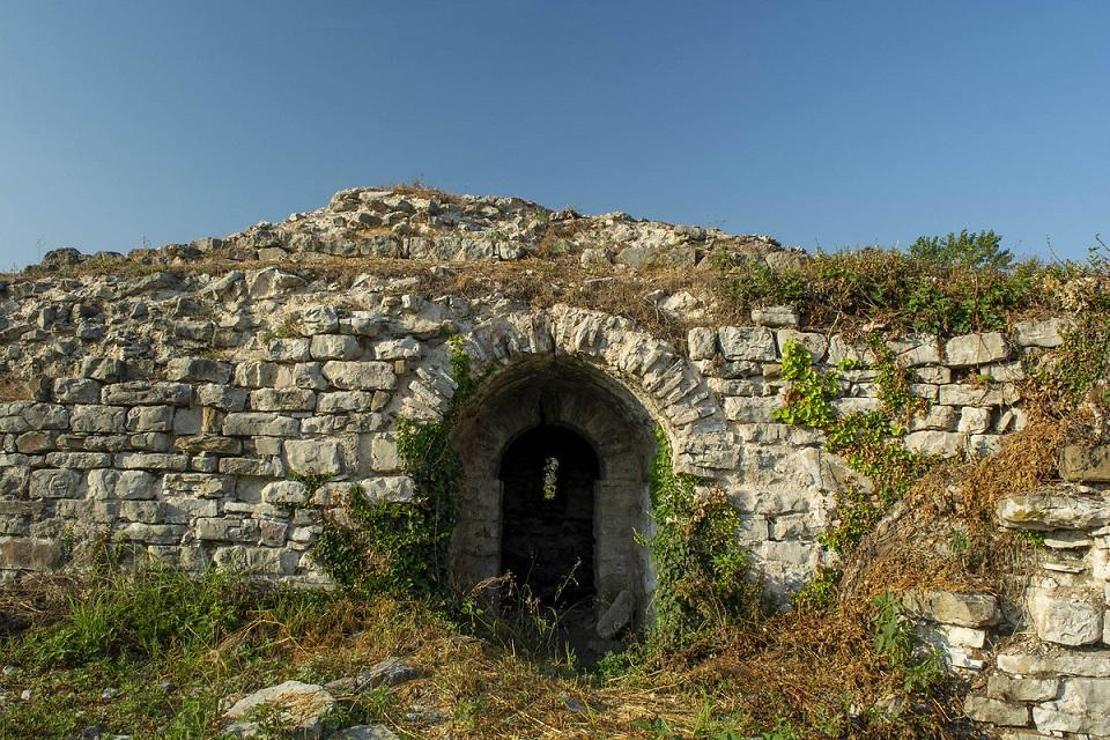 Bizans döneminin izlerini taşıyan Harmantepe Kalesi