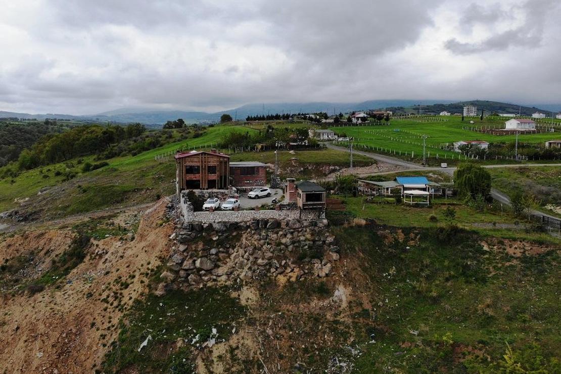 Kendisine kale yaptı!  "Tank ile burayı vursak hiçbir şey olmaz diyorlar"