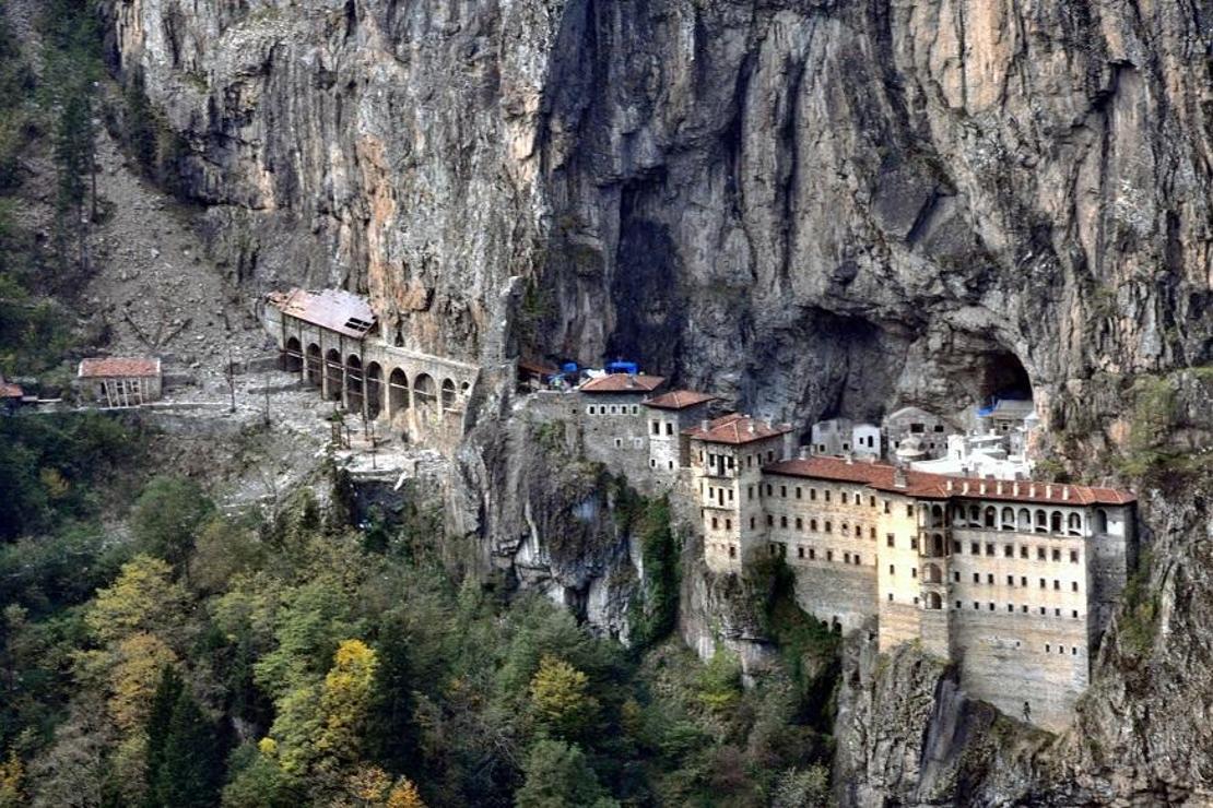 Sümela Manastırı yeniden ziyarete açıldı