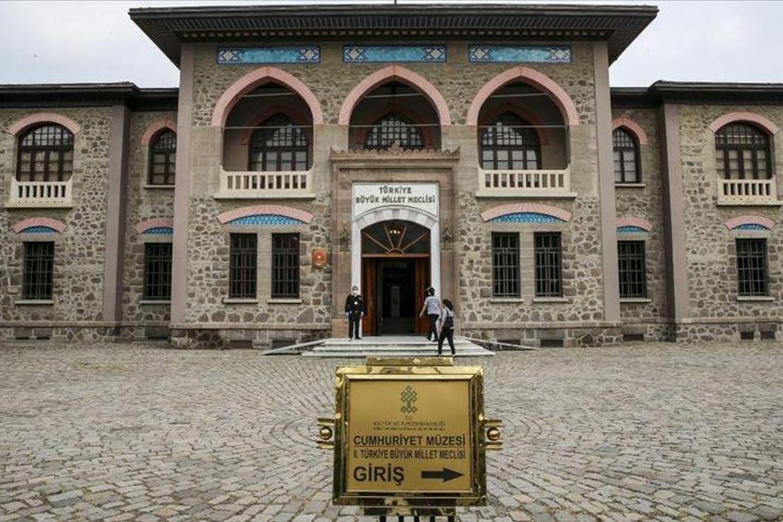 Kültür ve Turizm Bakanlığına bağlı 300'ü aşkın müze ve ören yeri ziyaretçilerini bekliyor