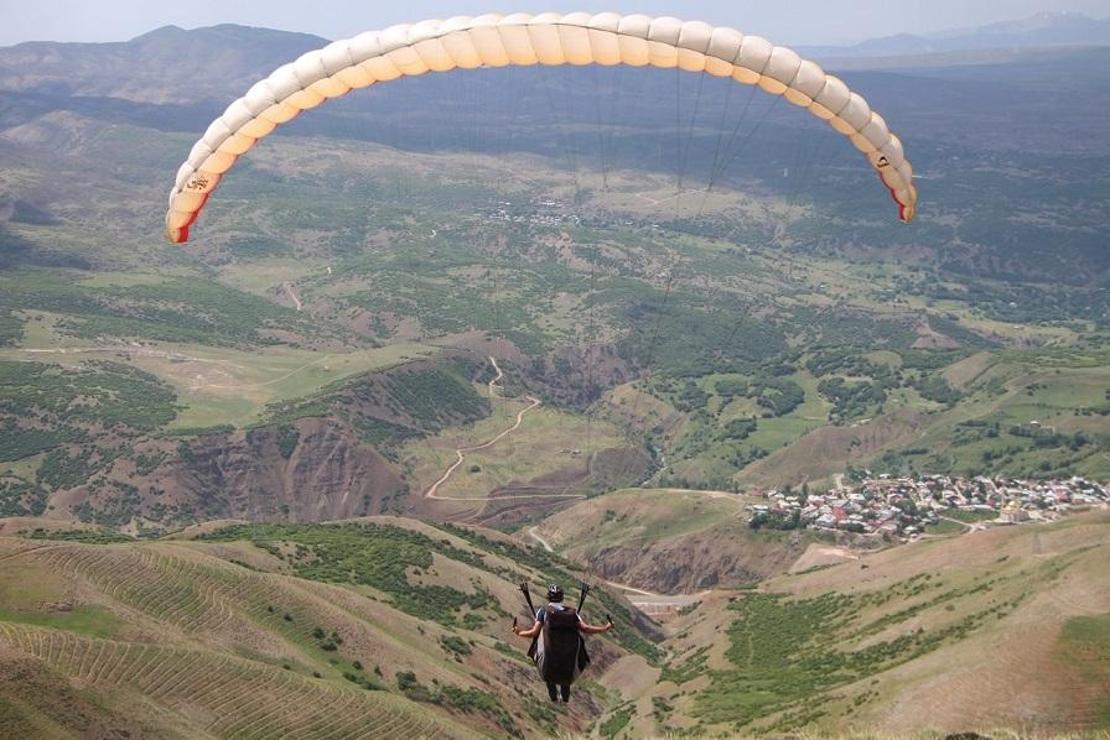 Terörle anılan Şerafettin Dağı'ndan artık yamaç paraşütleri havalanıyor
