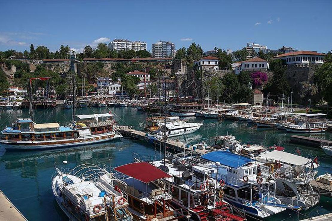 Antalya'nın tarihi semti Kaleiçi'ne maskesiz girişler yasaklandı