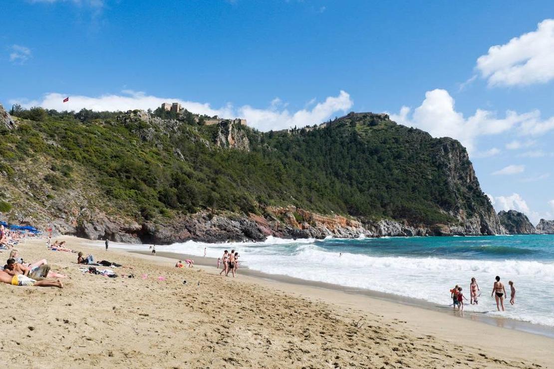 Alanya sezona 73 mavi bayraklı plaj ve bir marina işletmesi ile giriyor